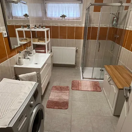 Gold Apartmann *